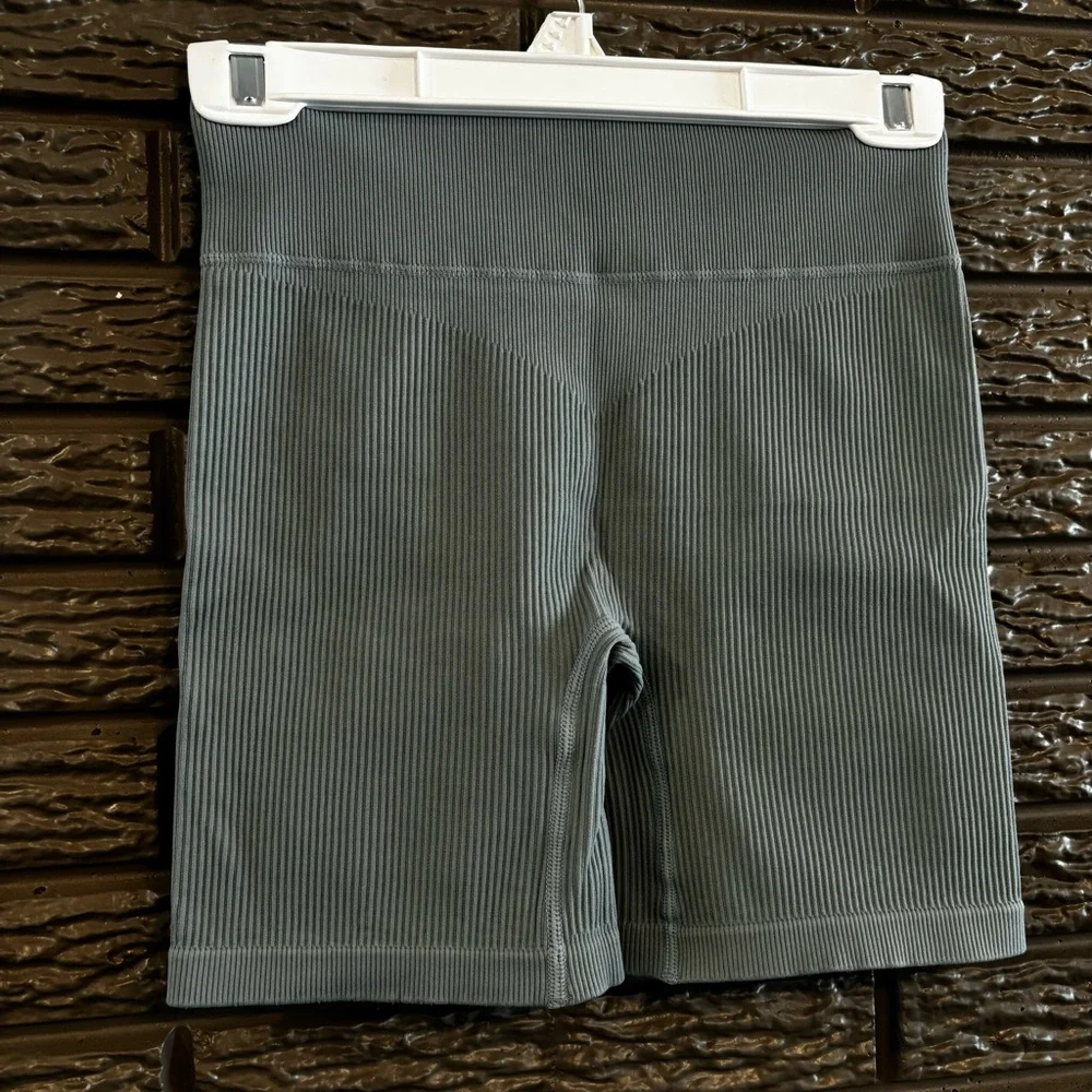 Buscando Matching Workout Set - Picture 4 of 5